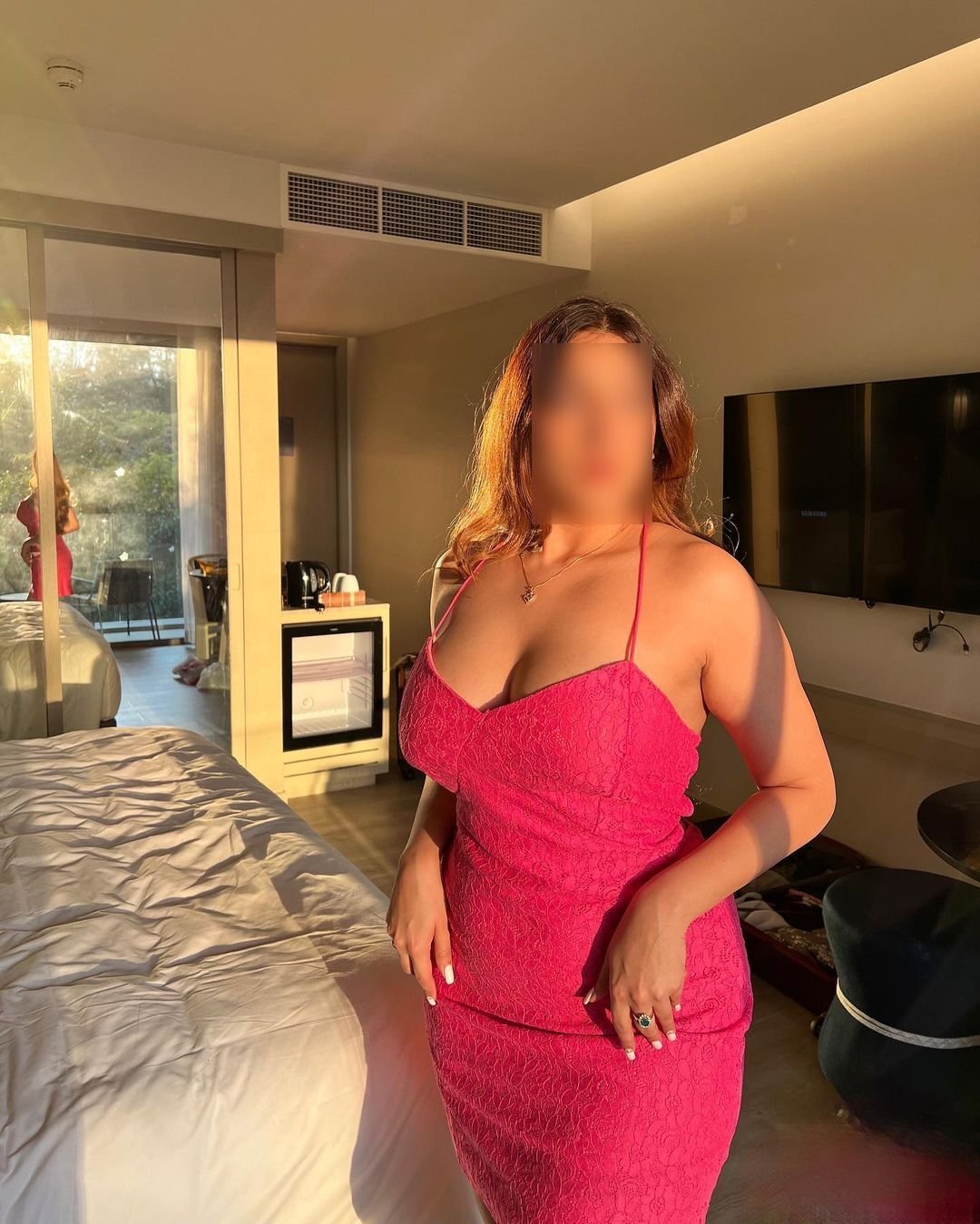 Simran Kapoor - UB City Escorts Bangalore